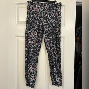 Bally Total Fitness Black and Salmon Leopard Print Workout Leggings Size M